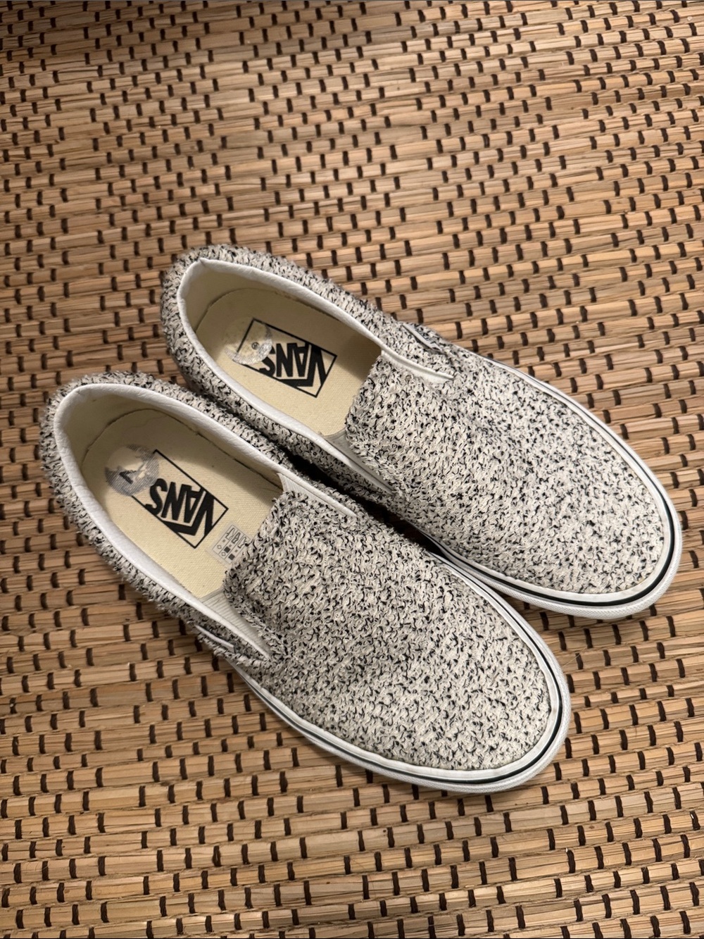 Vans Slip-On Shoes White and Black Speckled women’s 8.5 Men’s 7 LIKE NEW